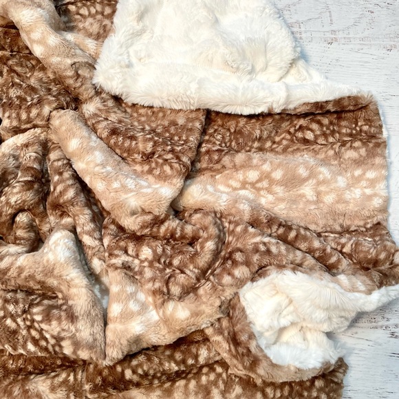 Fawn Print Baby/ Toddler Handmade Minky Blanket - Picture 2 of 5